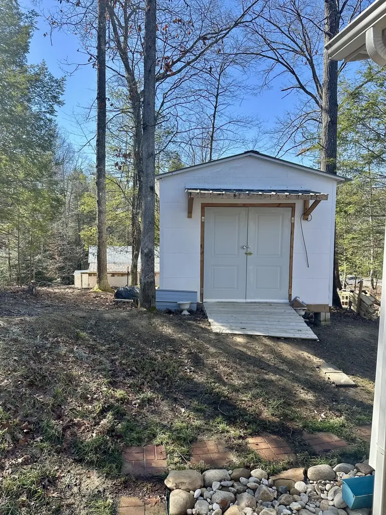 1192 Fount Hubbard Road London KY 40741