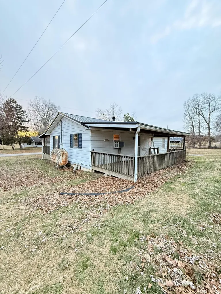 290 Ky-643 Waynesburg KY 40489