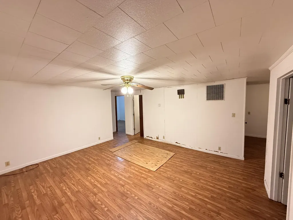 290 Ky-643 Waynesburg KY 40489