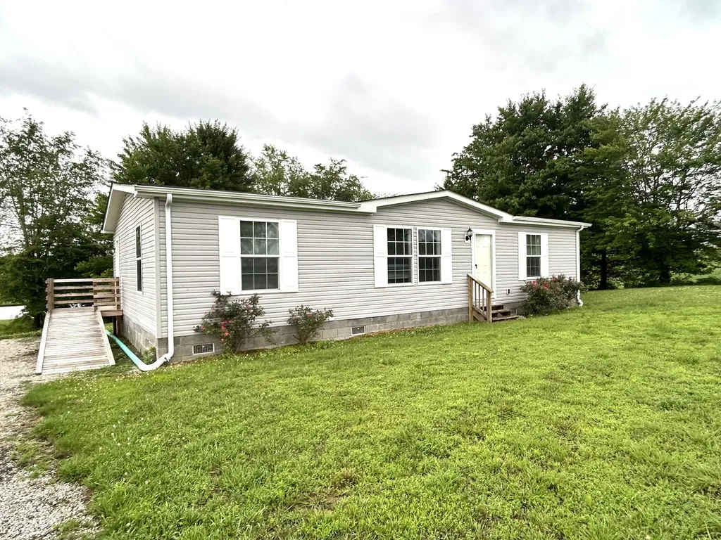 1171 Flat Lick Road London KY 40744
