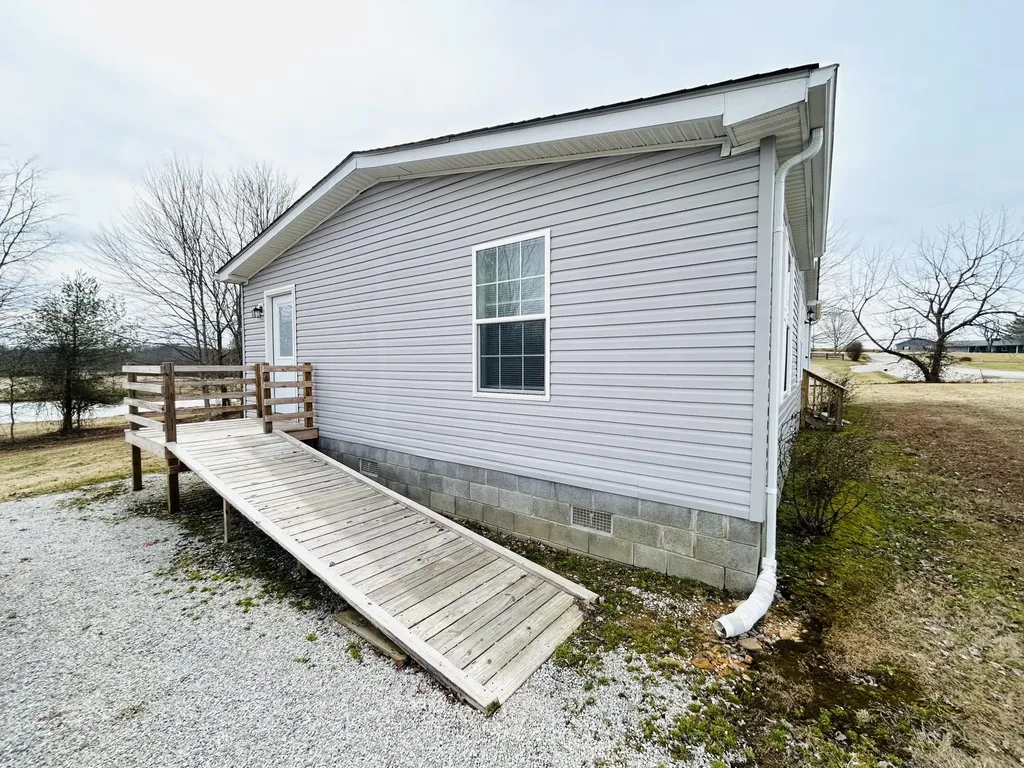 1171 Flat Lick Road London KY 40744