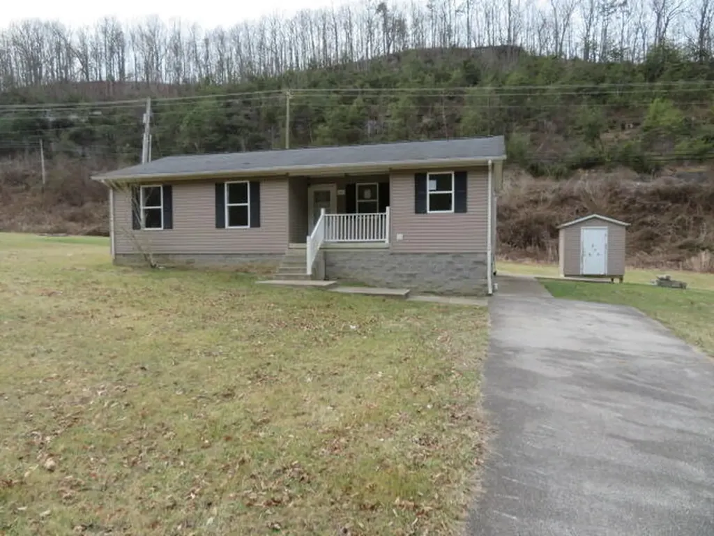 566 Lantern Way Frenchburg KY 40322