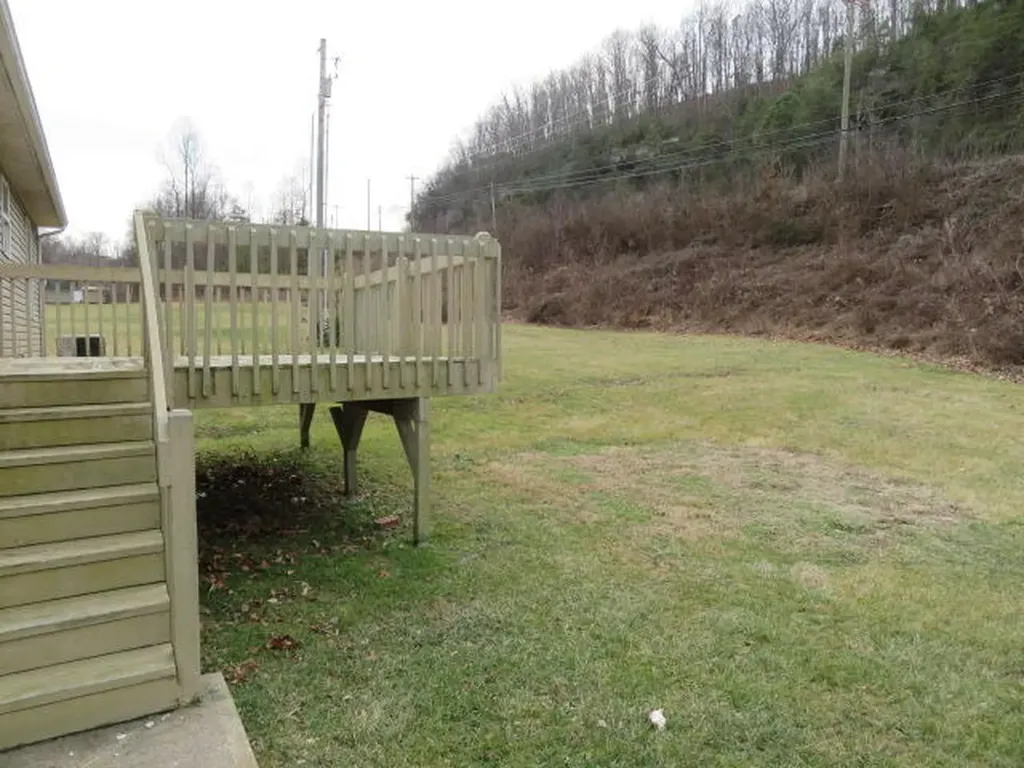 566 Lantern Way Frenchburg KY 40322