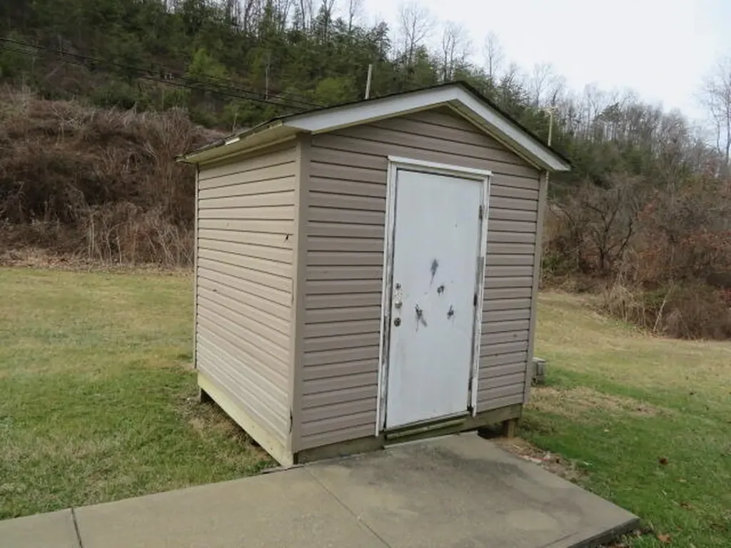 566 Lantern Way Frenchburg KY 40322