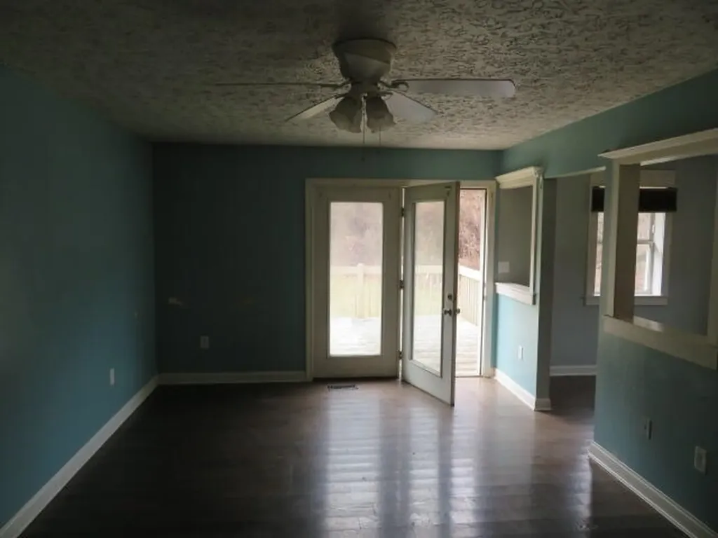 566 Lantern Way Frenchburg KY 40322