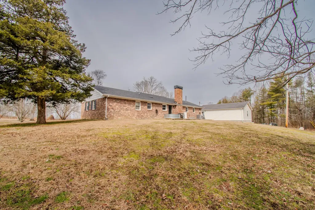 1104 Short Hollow Road Beattyville KY 41311