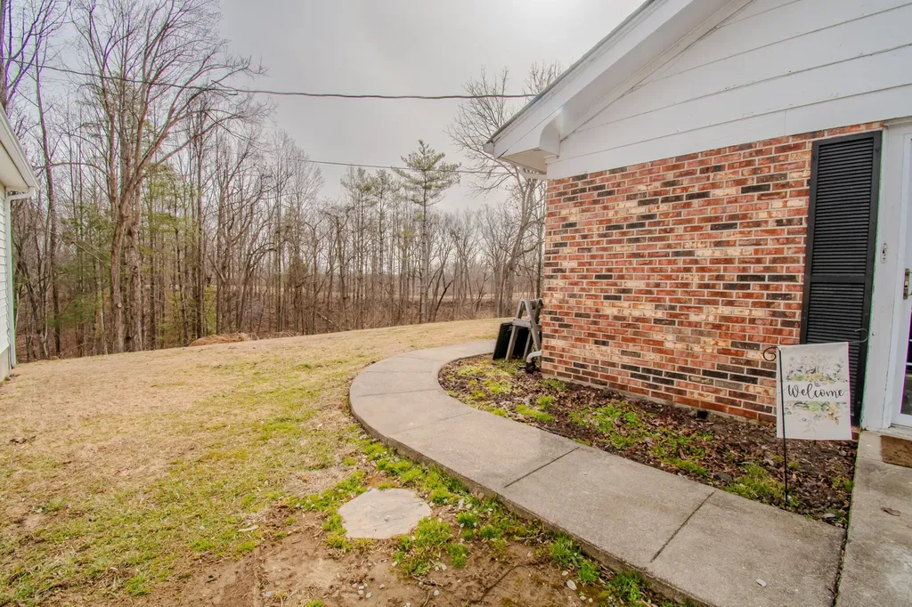 1104 Short Hollow Road Beattyville KY 41311