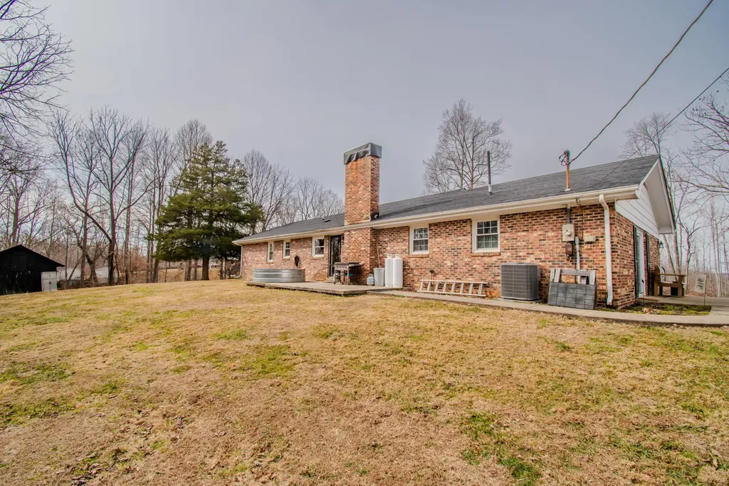 1104 Short Hollow Road Beattyville KY 41311