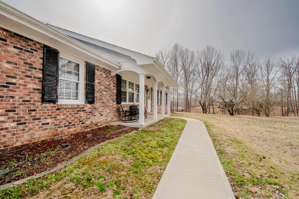 1104 Short Hollow Road Beattyville KY 41311