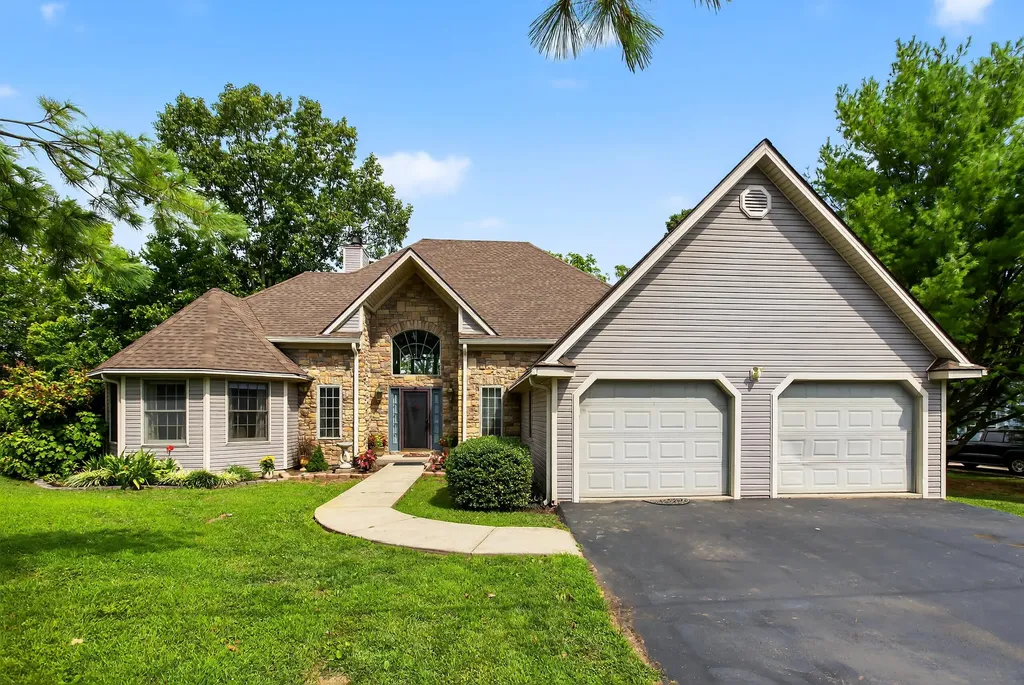 221 N Homestead Lane Lancaster KY 40444