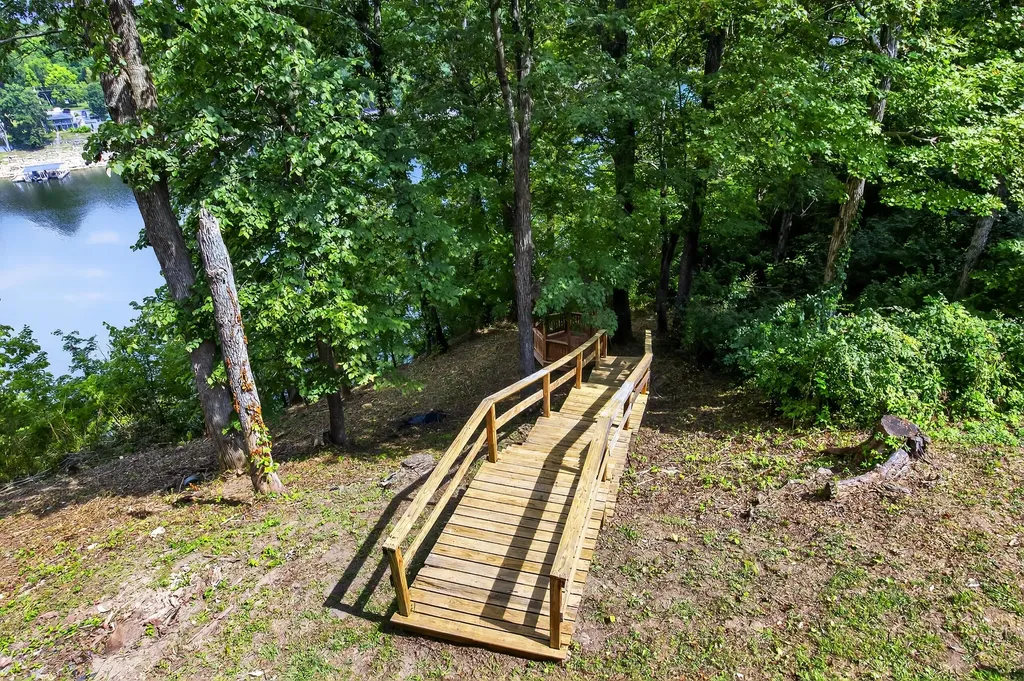 221 N Homestead Lane Lancaster KY 40444