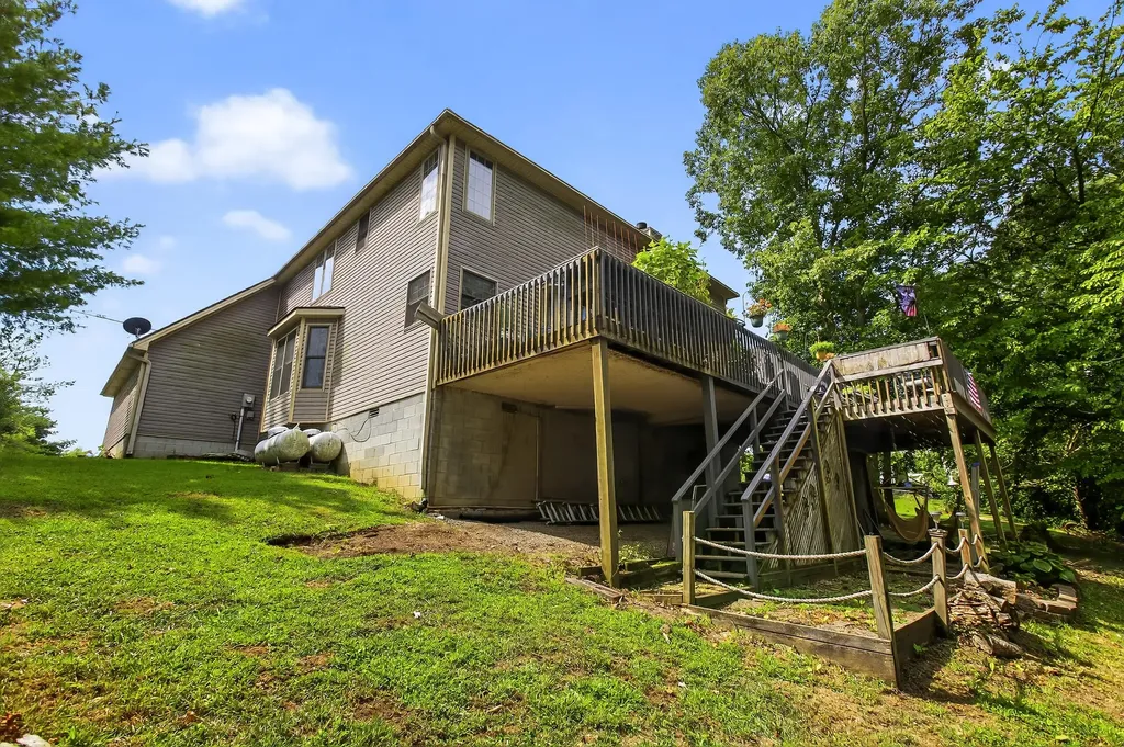 221 N Homestead Lane Lancaster KY 40444