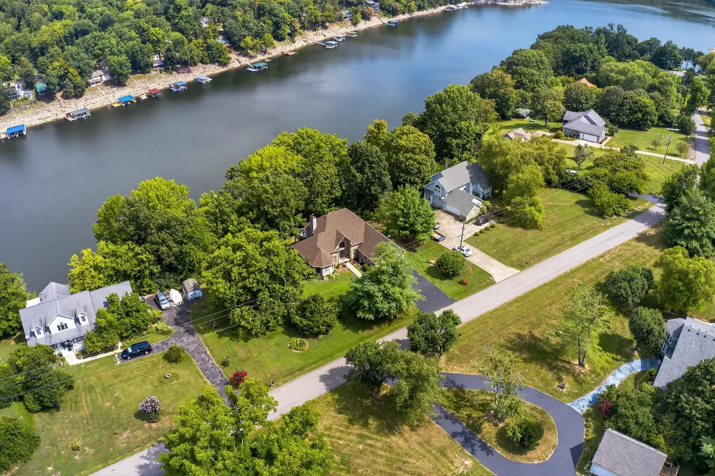 221 N Homestead Lane Lancaster KY 40444