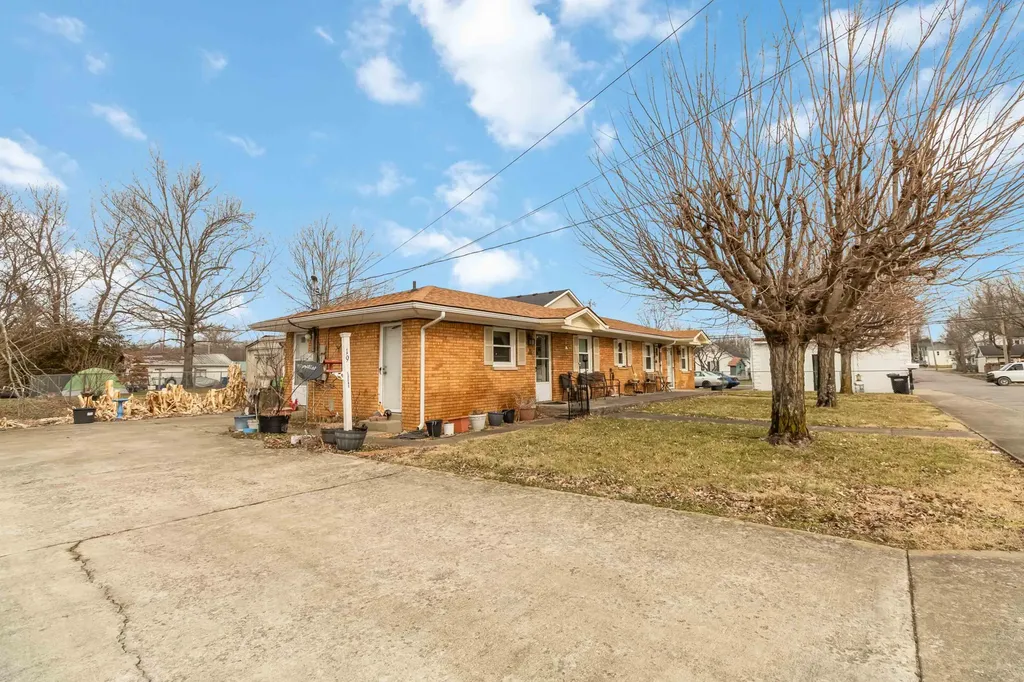 19 S Lucas Street Junction City KY 40440