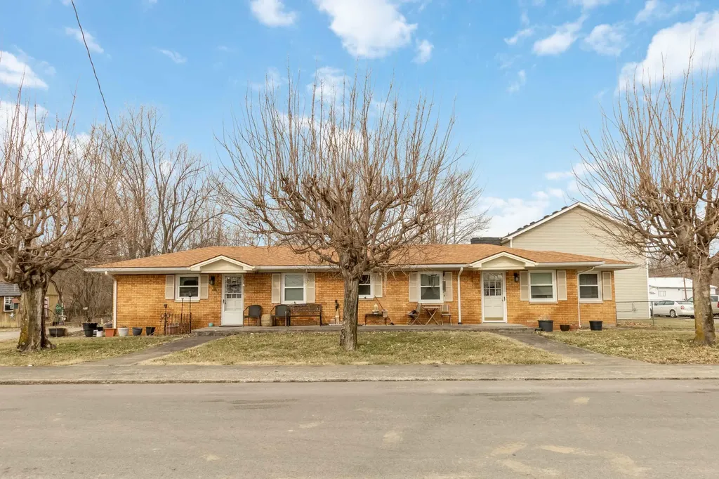 19 S Lucas Street Junction City KY 40440