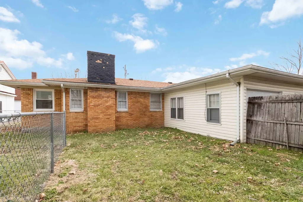 19 S Lucas Street Junction City KY 40440