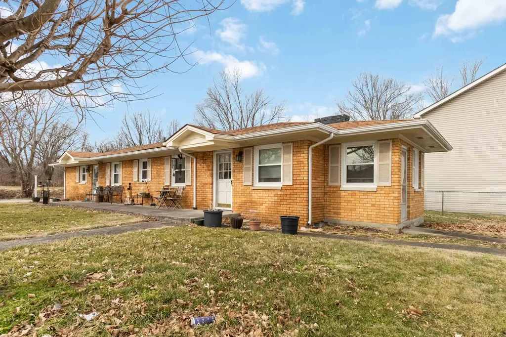 19 S Lucas Street Junction City KY 40440
