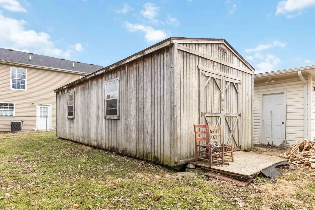 19 S Lucas Street Junction City KY 40440