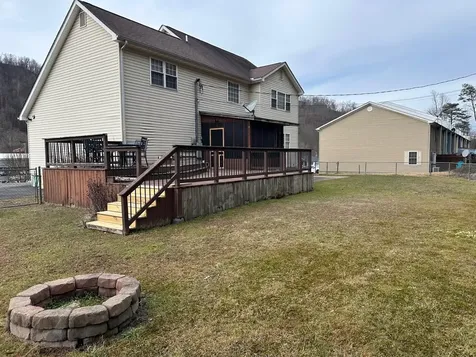 490 Ponderosa Drive Paintsville KY 41240