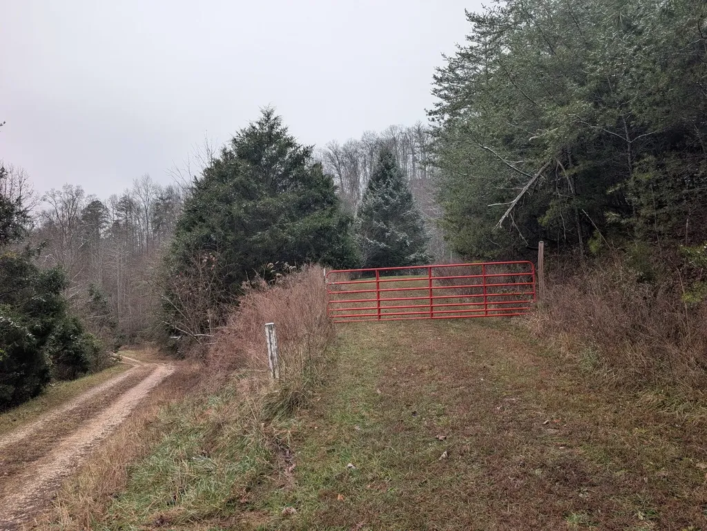 1 Maloney Road Campton KY 41301