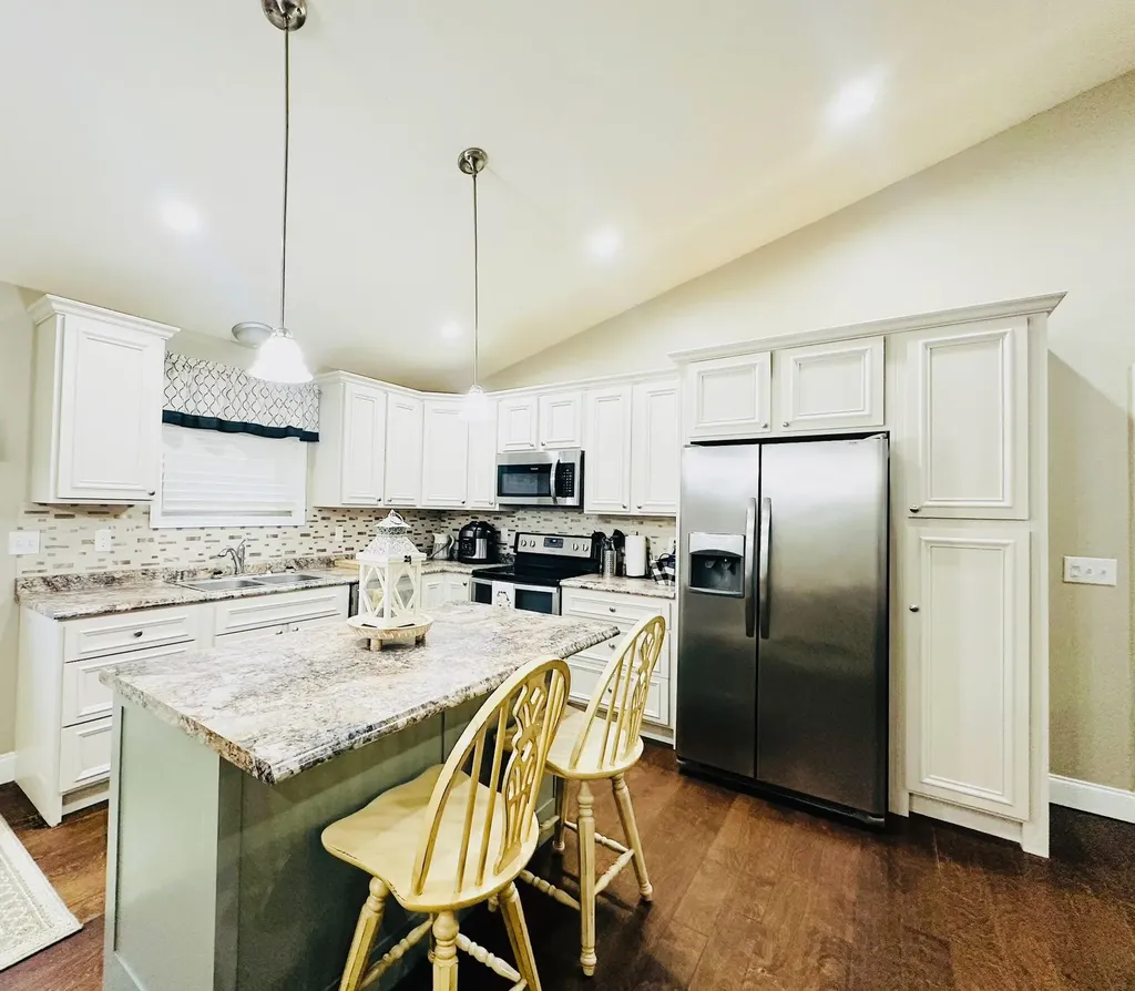 2209 Rooks Branch Road Keavy KY 40737