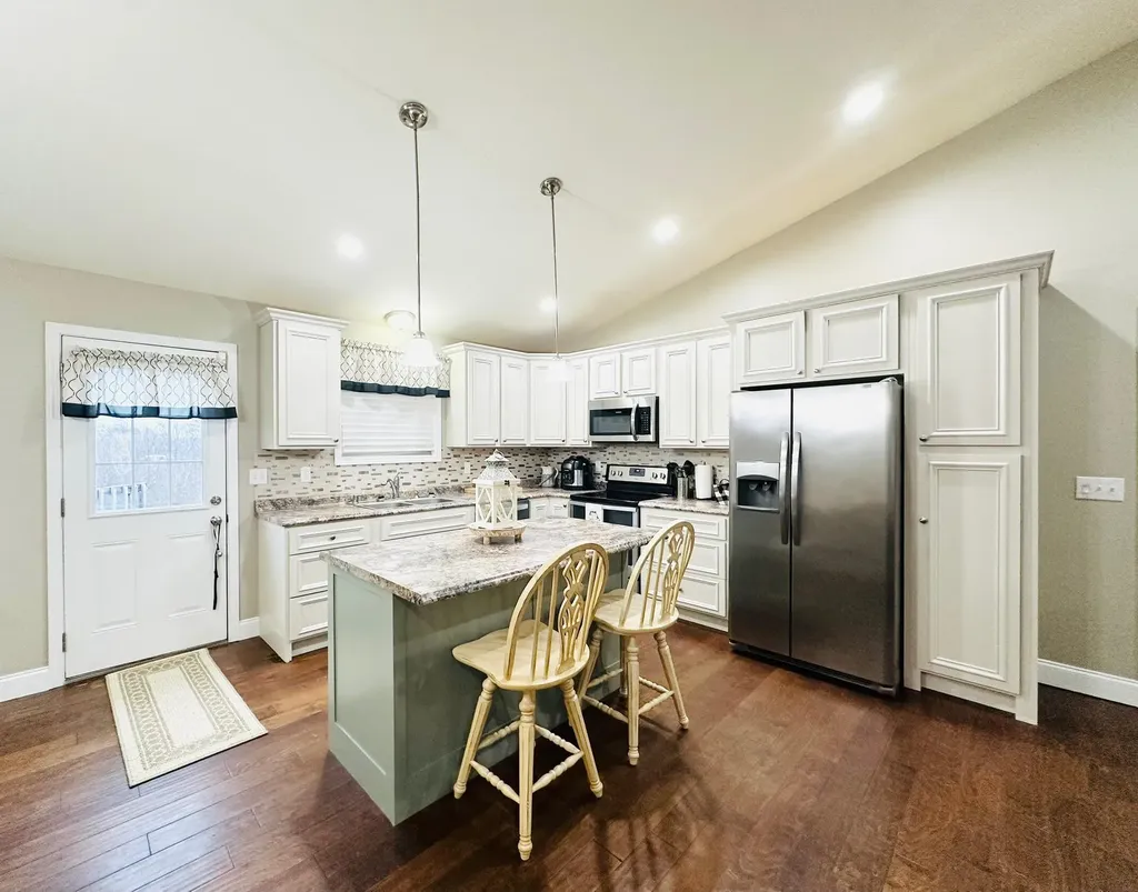 2209 Rooks Branch Road Keavy KY 40737