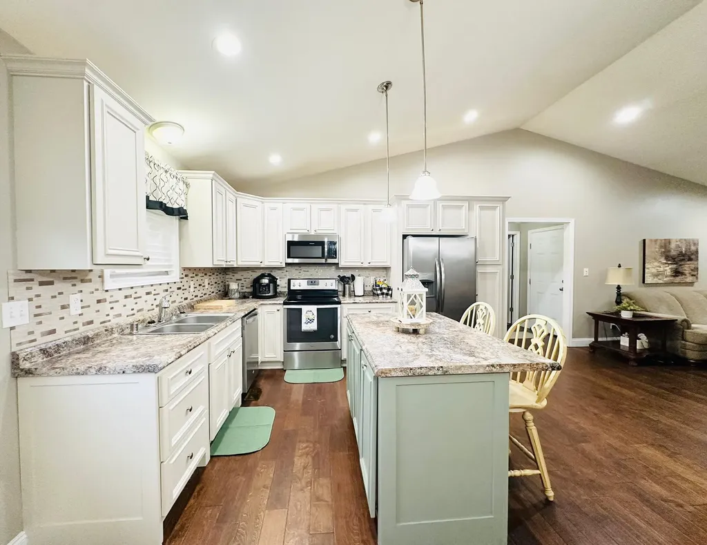 2209 Rooks Branch Road Keavy KY 40737