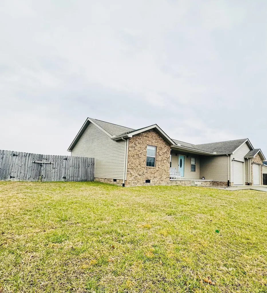 2209 Rooks Branch Road Keavy KY 40737
