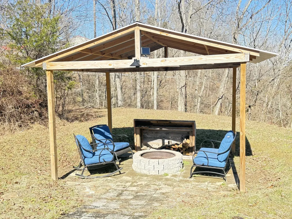 8209 Ky-11 Green Road KY 40946