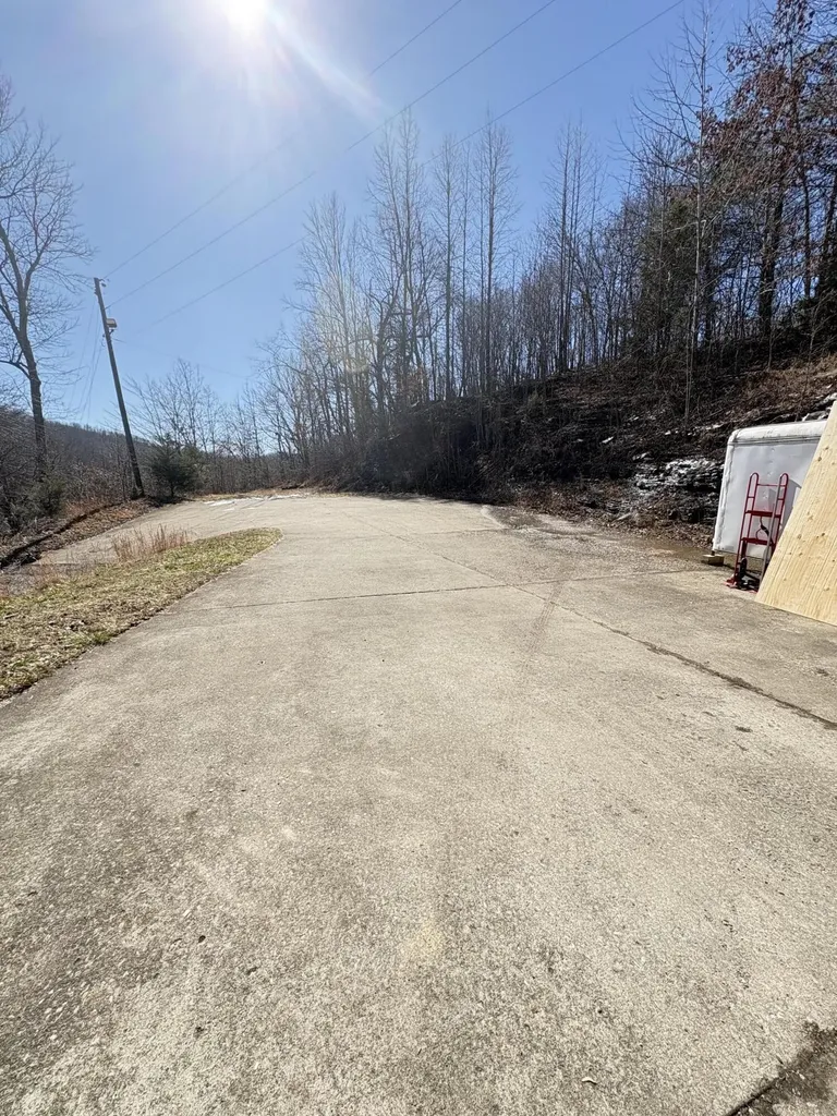 8209 Ky-11 Green Road KY 40946