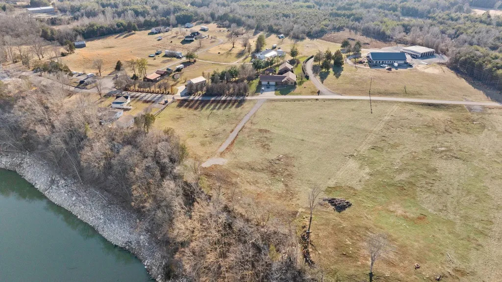 1 Colyer Road Bronston KY 42518