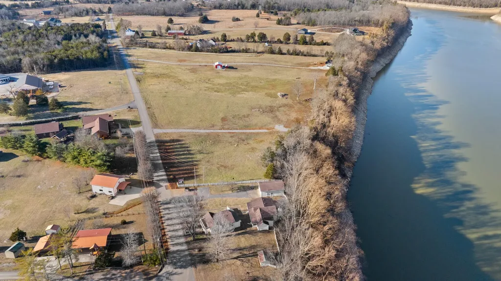 1 Colyer Road Bronston KY 42518
