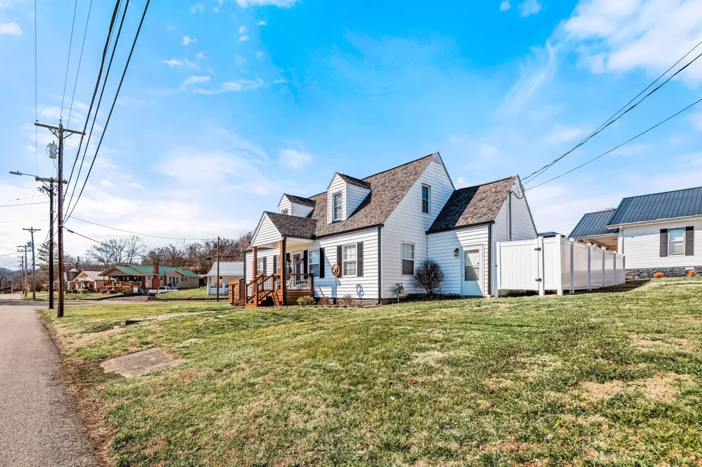 542 S 2nd Street Williamsburg KY 40769