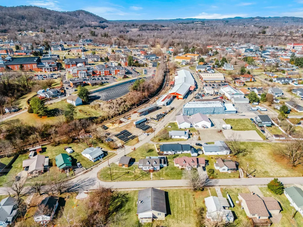 542 S 2nd Street Williamsburg KY 40769