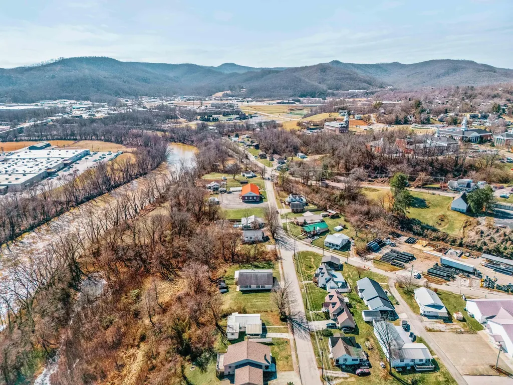 542 S 2nd Street Williamsburg KY 40769