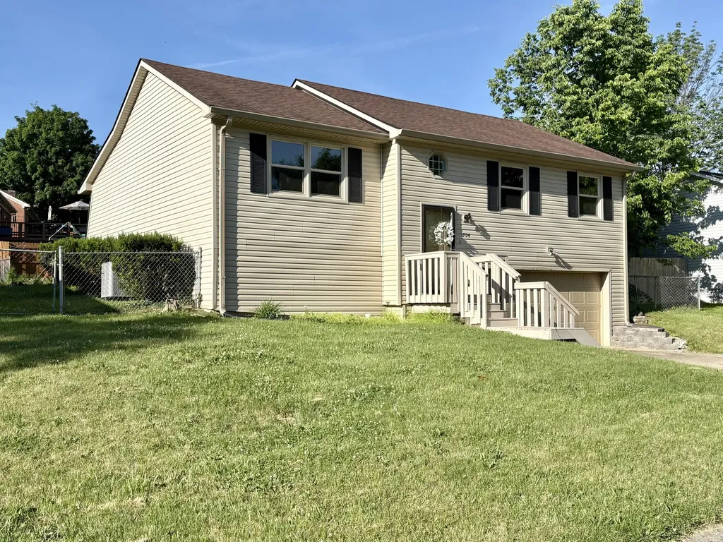 1704 Masters Lane Lexington KY 40515