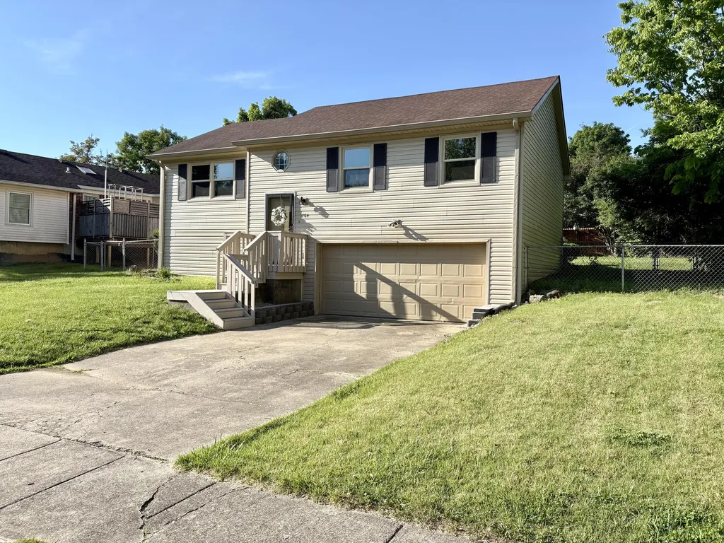 1704 Masters Lane Lexington KY 40515