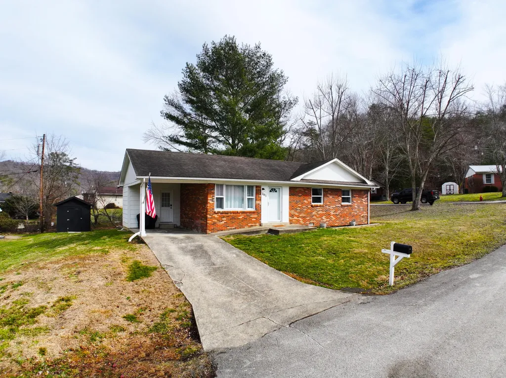 201 Scott Court Irvine KY 40336