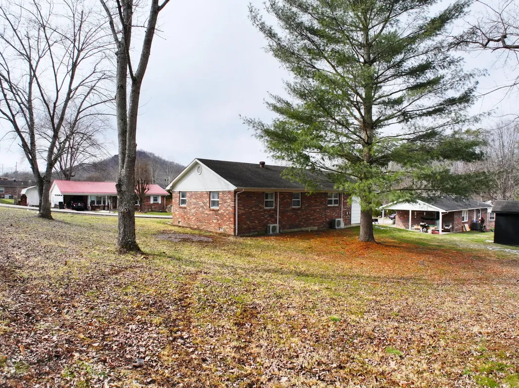 201 Scott Court Irvine KY 40336