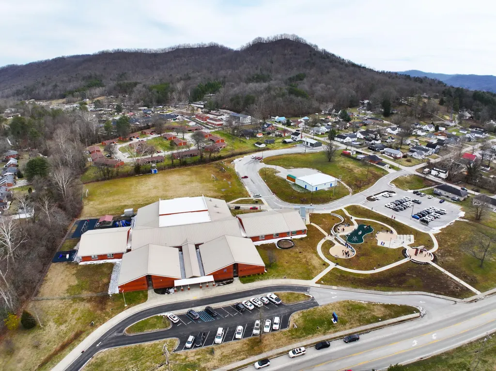 201 Scott Court Irvine KY 40336