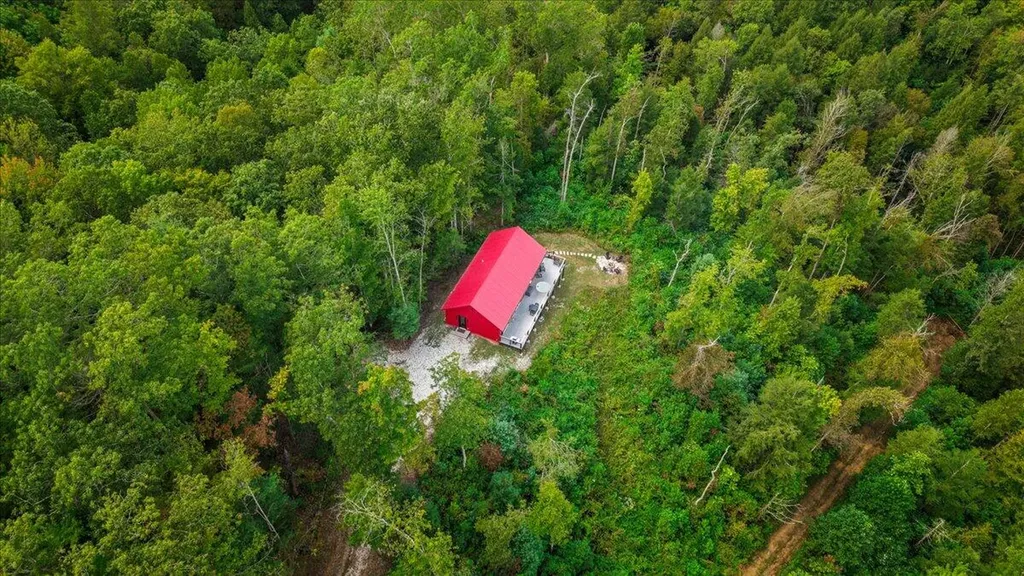 772 Chestnut Log Branch Road Campton KY 41301