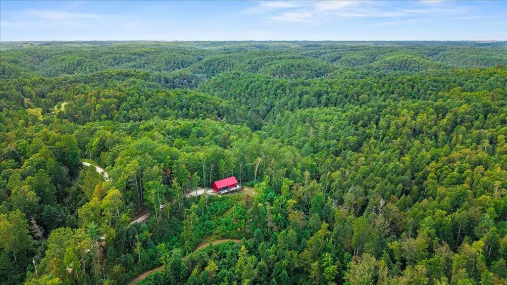 772 Chestnut Log Branch Road Campton KY 41301