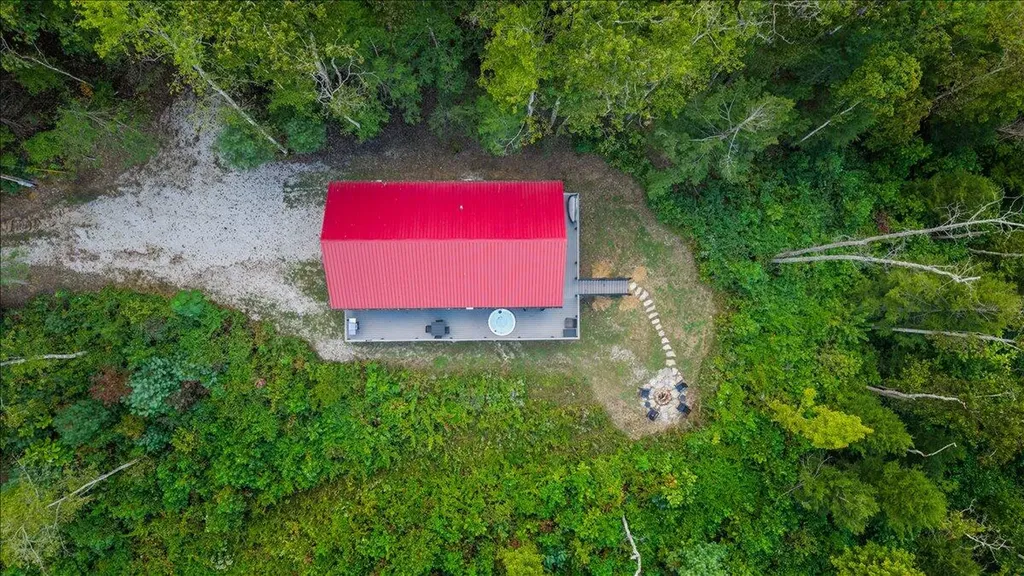 772 Chestnut Log Branch Road Campton KY 41301