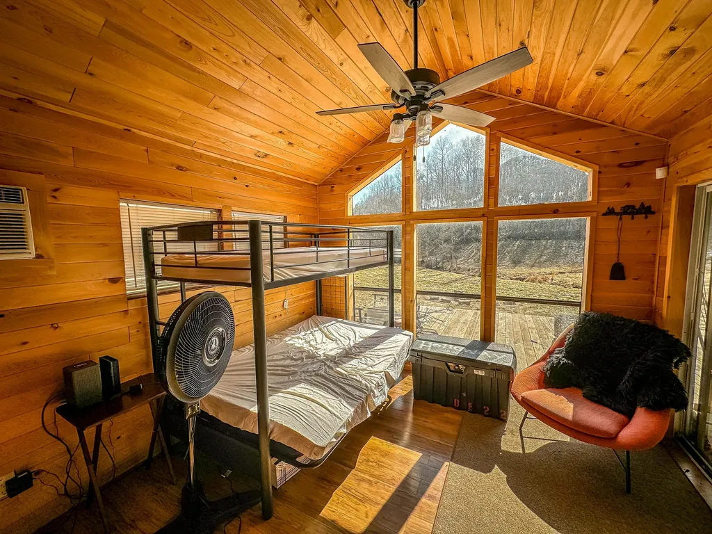 851 Smith Road Annville KY 40402