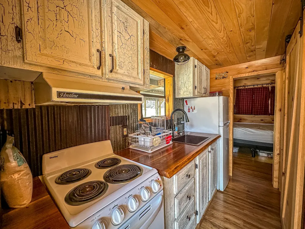 851 Smith Road Annville KY 40402