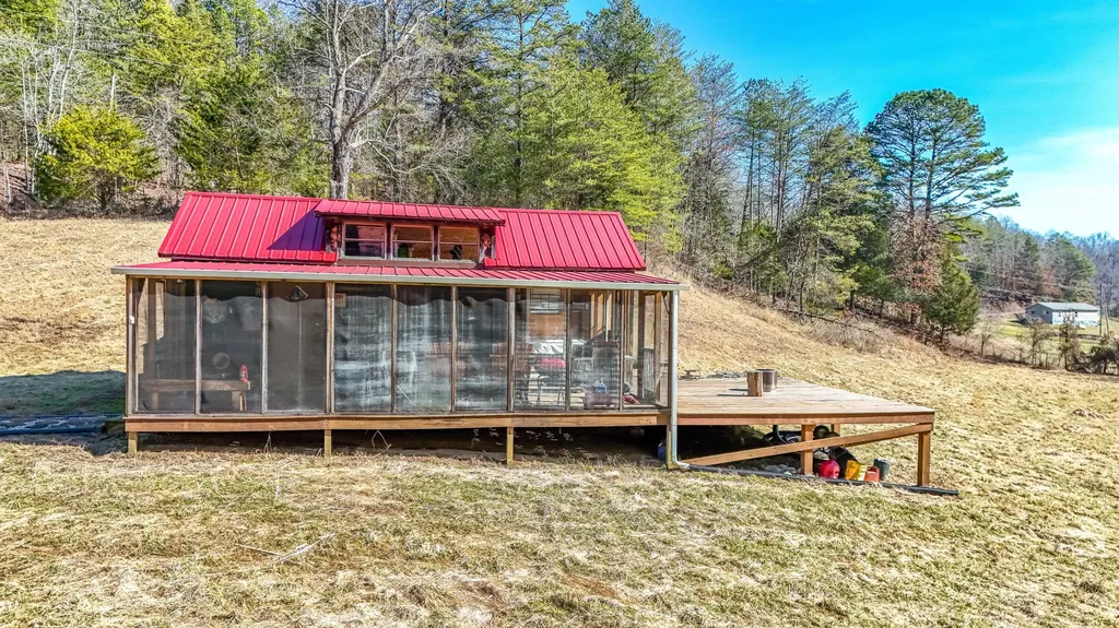 851 Smith Road Annville KY 40402