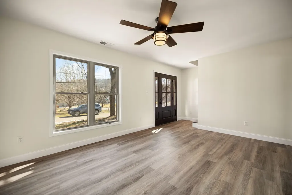 220 Newcomb Avenue Mt Vernon KY 40456