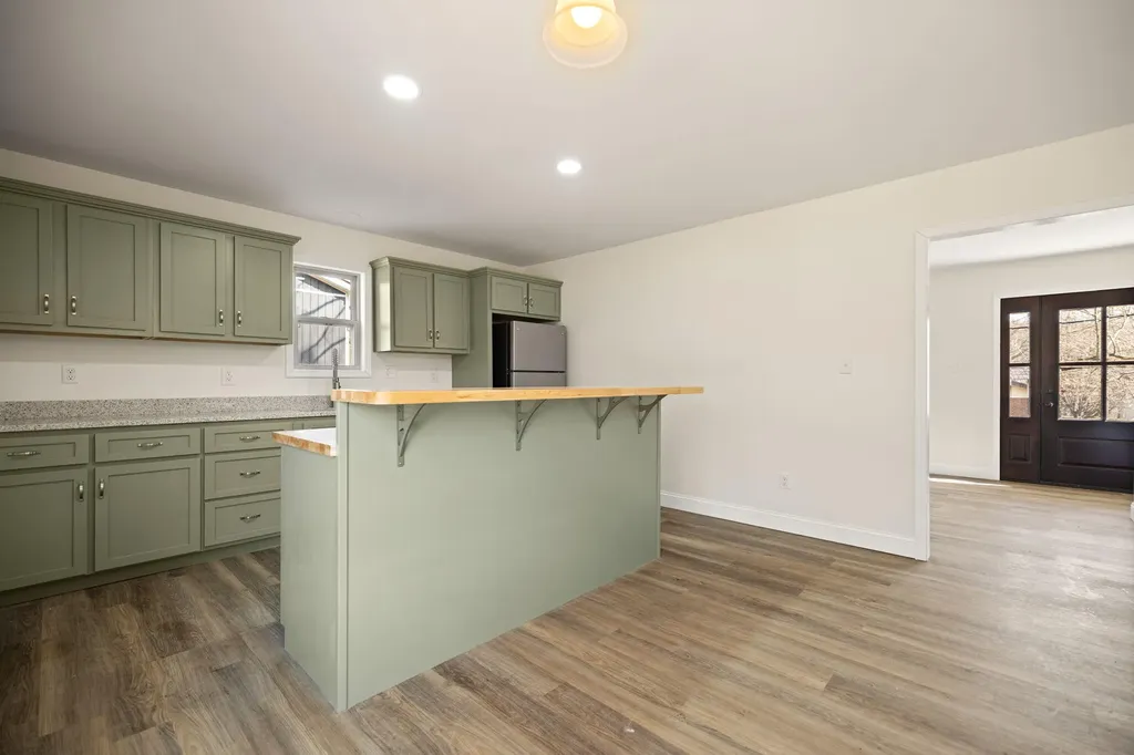 220 Newcomb Avenue Mt Vernon KY 40456