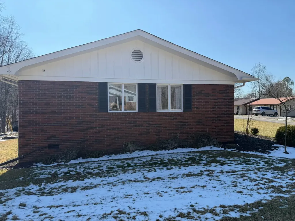 184 Osborne Road Pineville KY 40977