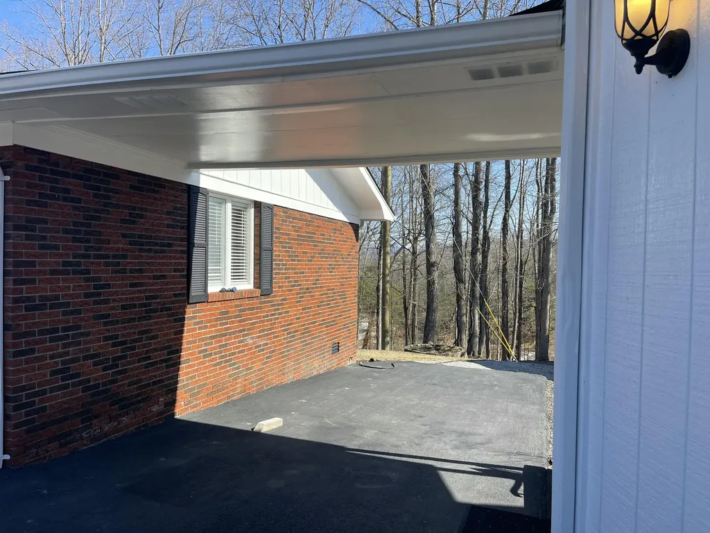 184 Osborne Road Pineville KY 40977